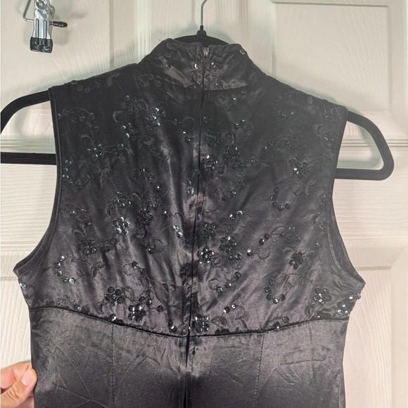 Zum Zum by Niki Livas Asian Inspired Mock neck Sequin Satin Black Dress Size 5-6 - Picture 9 of 13